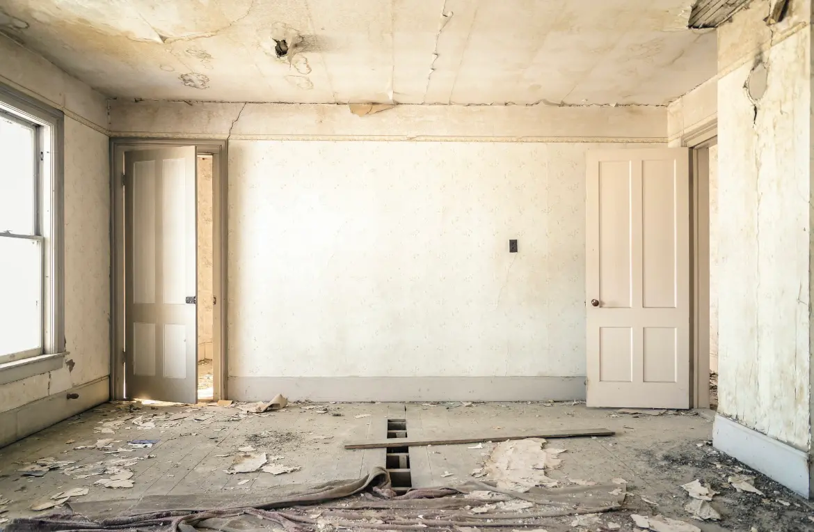 Waste disposal crew managing a cleanout project in Lincoln Village